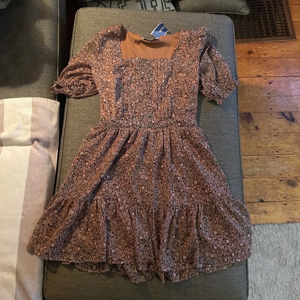 Flowy floral dress neq with tags